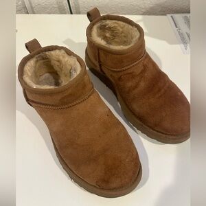 Chestnut mini Ugg